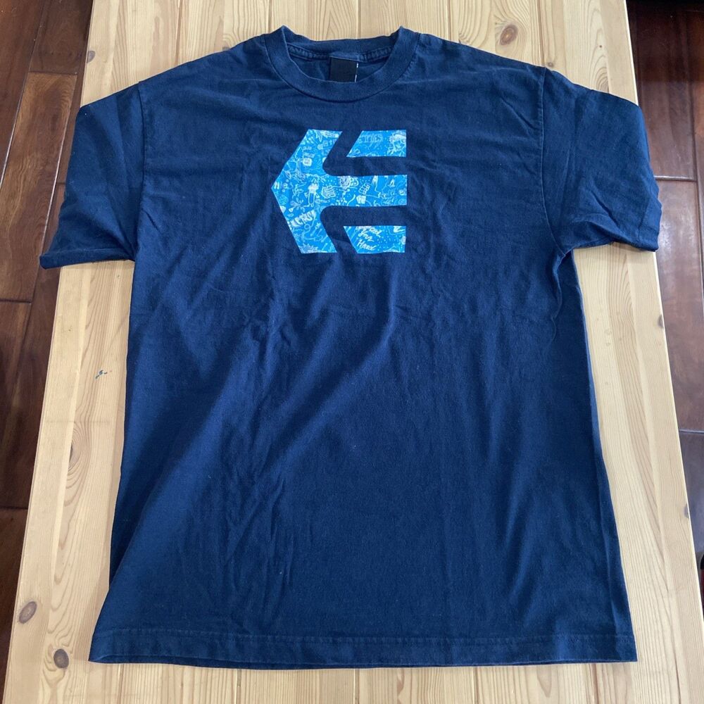 Y2K Etnies Navy Blue Short Sleeve Shirt